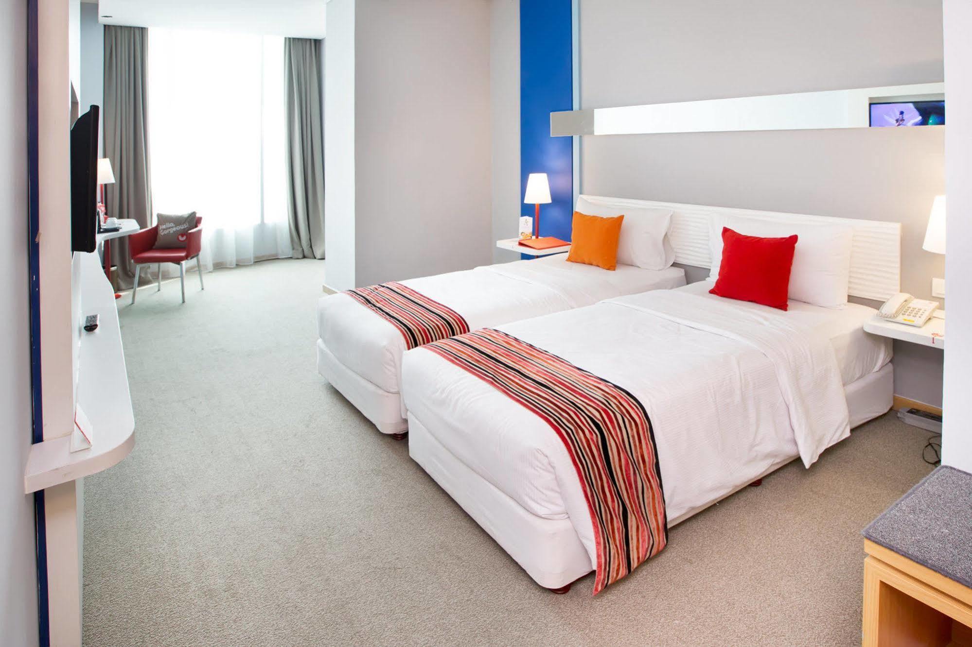 Fox Lite Hotel Metro Indah - Bandung Extérieur photo